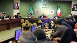 مقابل رانت خواران ایستاده ایم